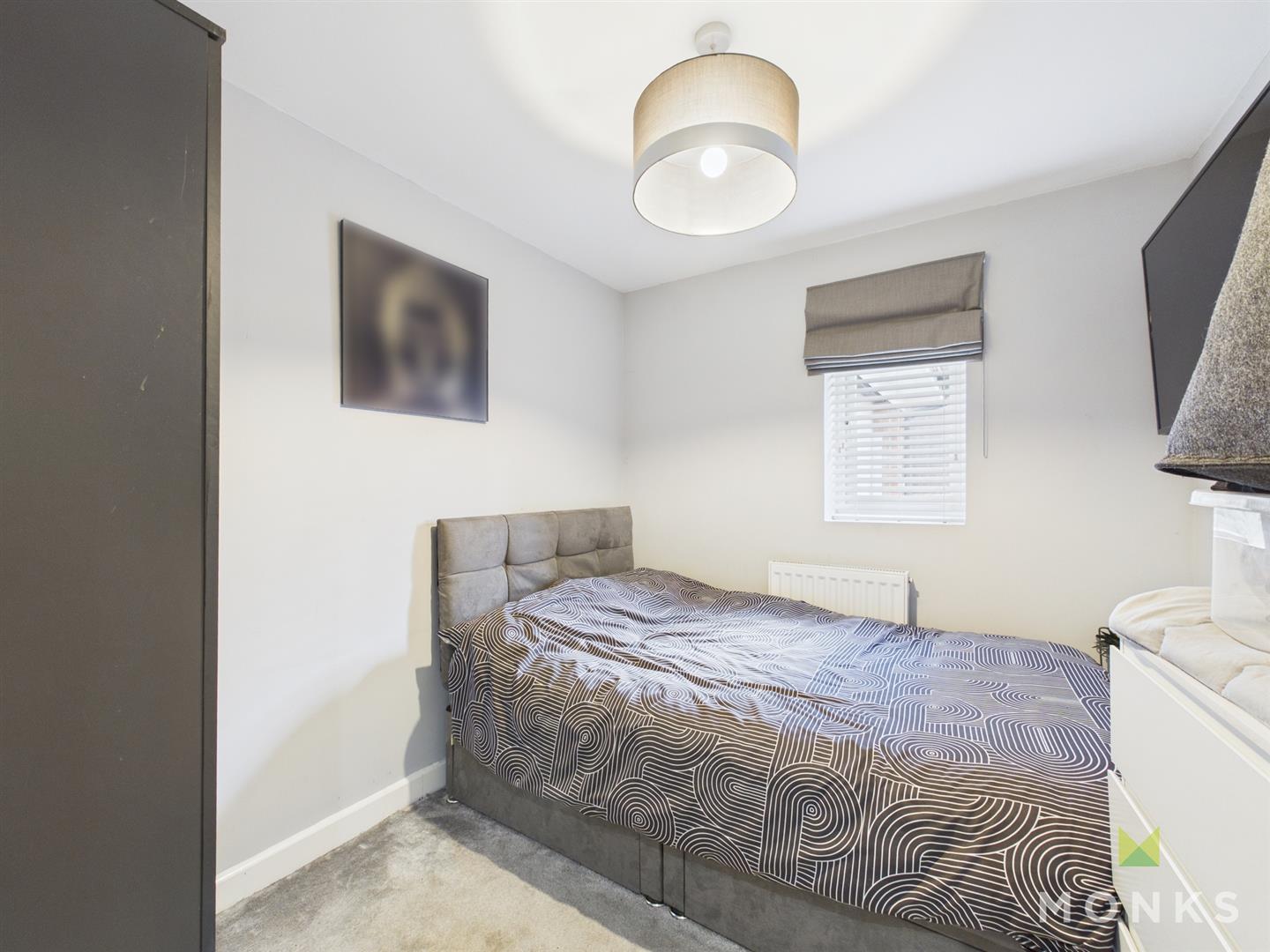 29 Hampton Fields, Oswestry, SY11 1TL For Sale